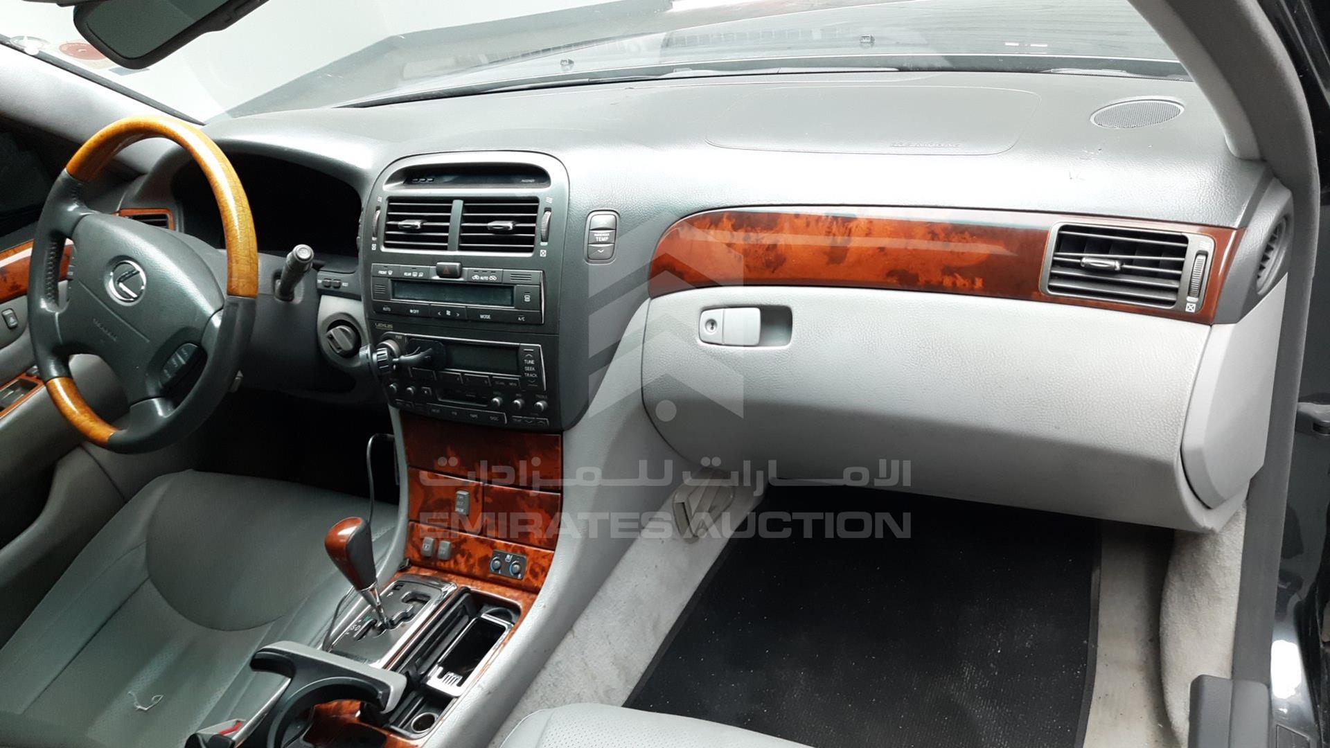 2004 LEXUS LS 430 VIN: JTHBN36F040132008