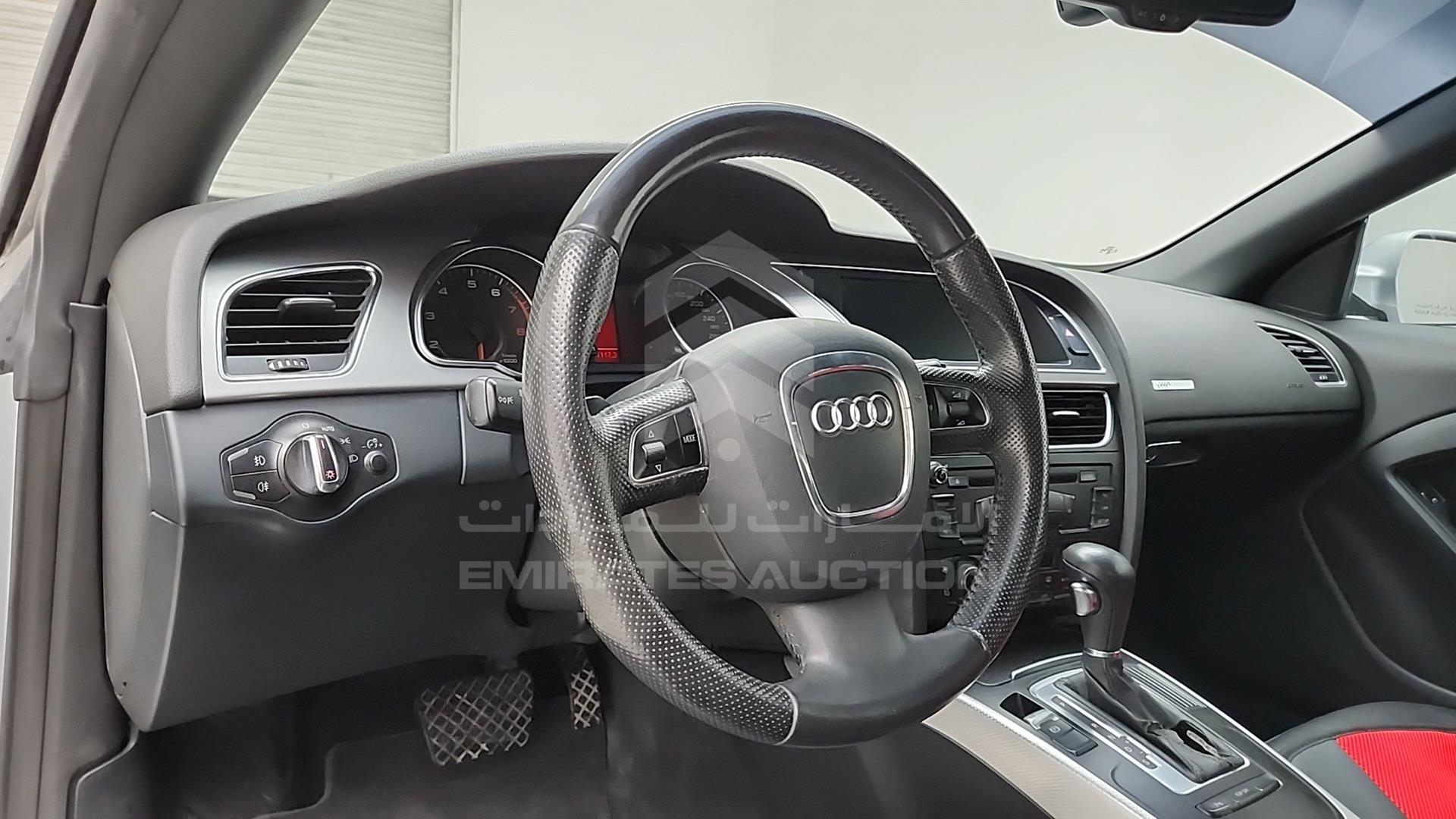 2010 AUDI A5 VIN: WAUAFB8F9AN012270