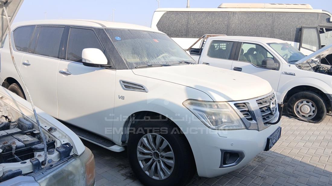 نيسان باترول 2019 — الزاوية الأمامية اليمنى — صورة 9