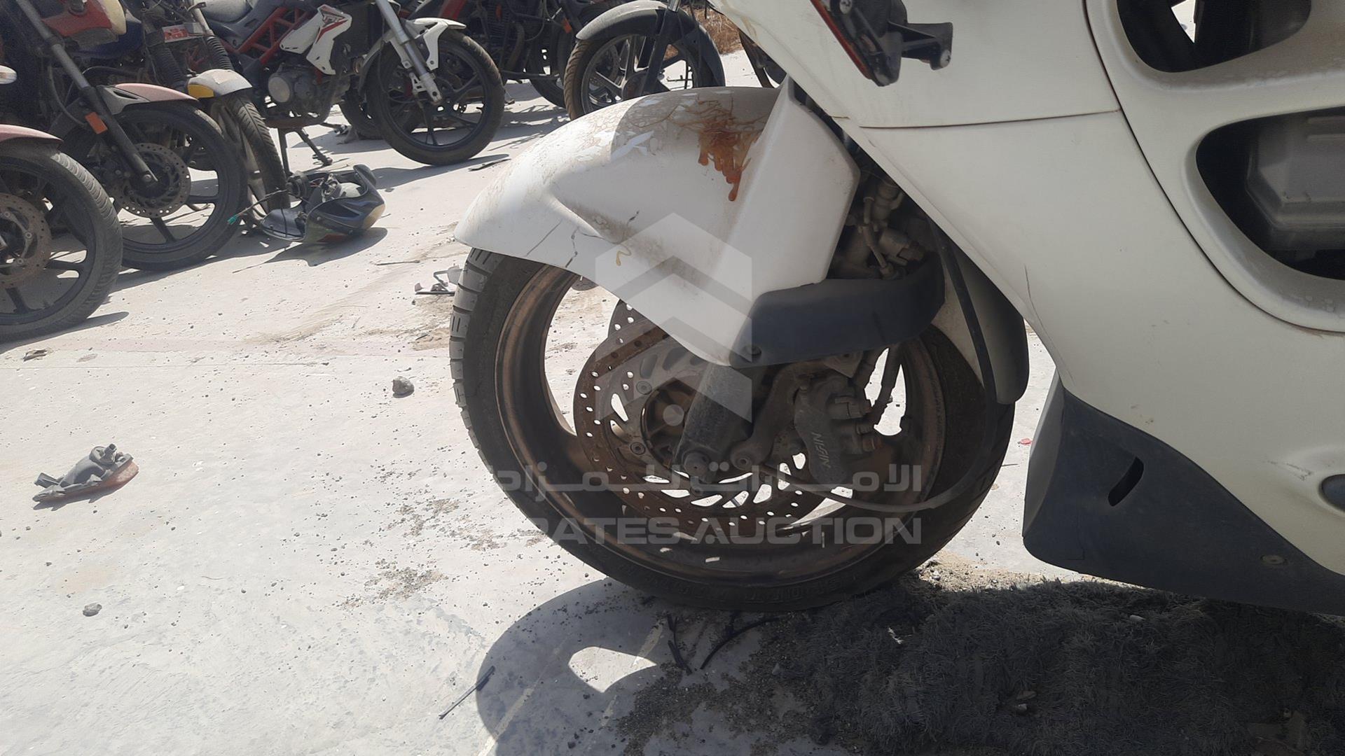2000 HONDA MOTORBIKE VIN: JH2SC26B2YM402179