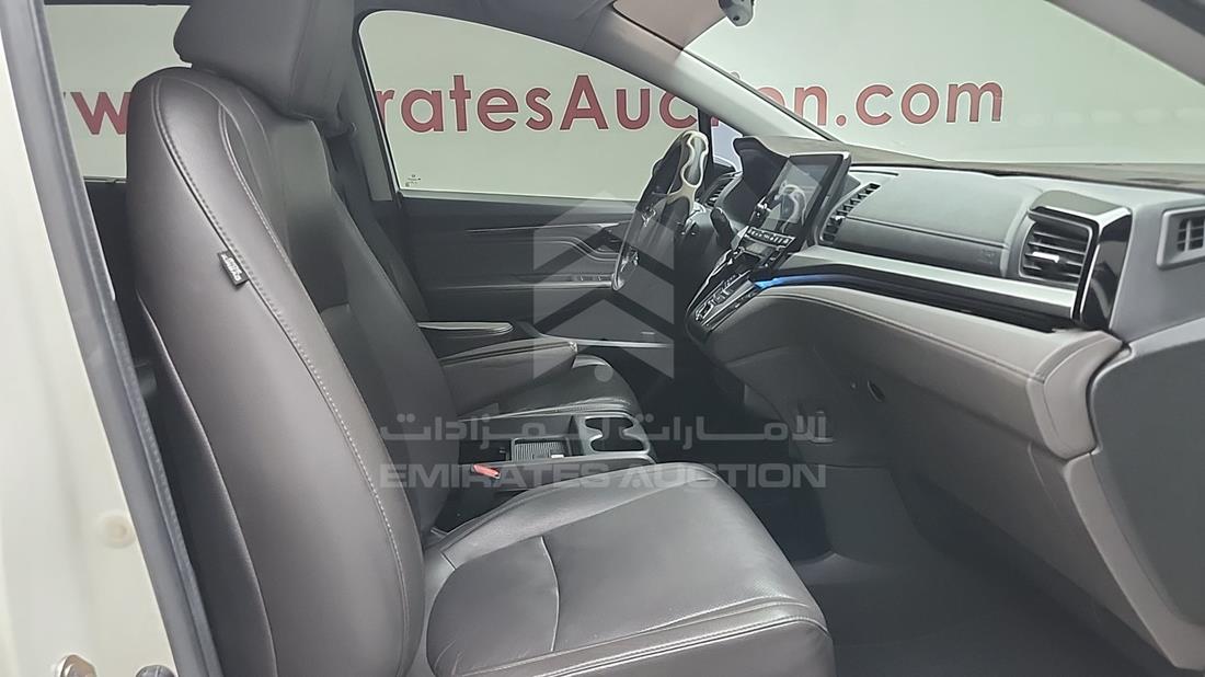 2019 Honda Odyssey — Front Right Passenger Seat View — Photo 30