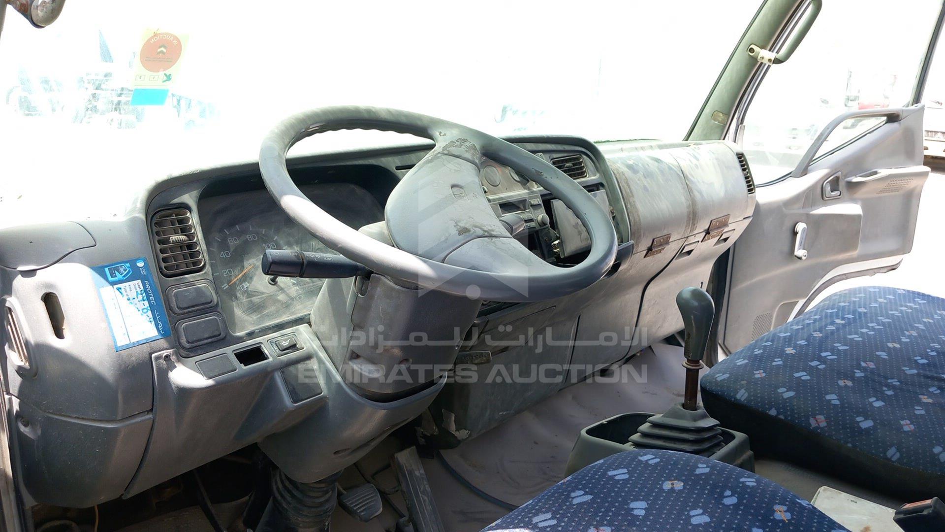 2004 MITSUBISHI CANTER VIN: JL7BCE1K64K010669