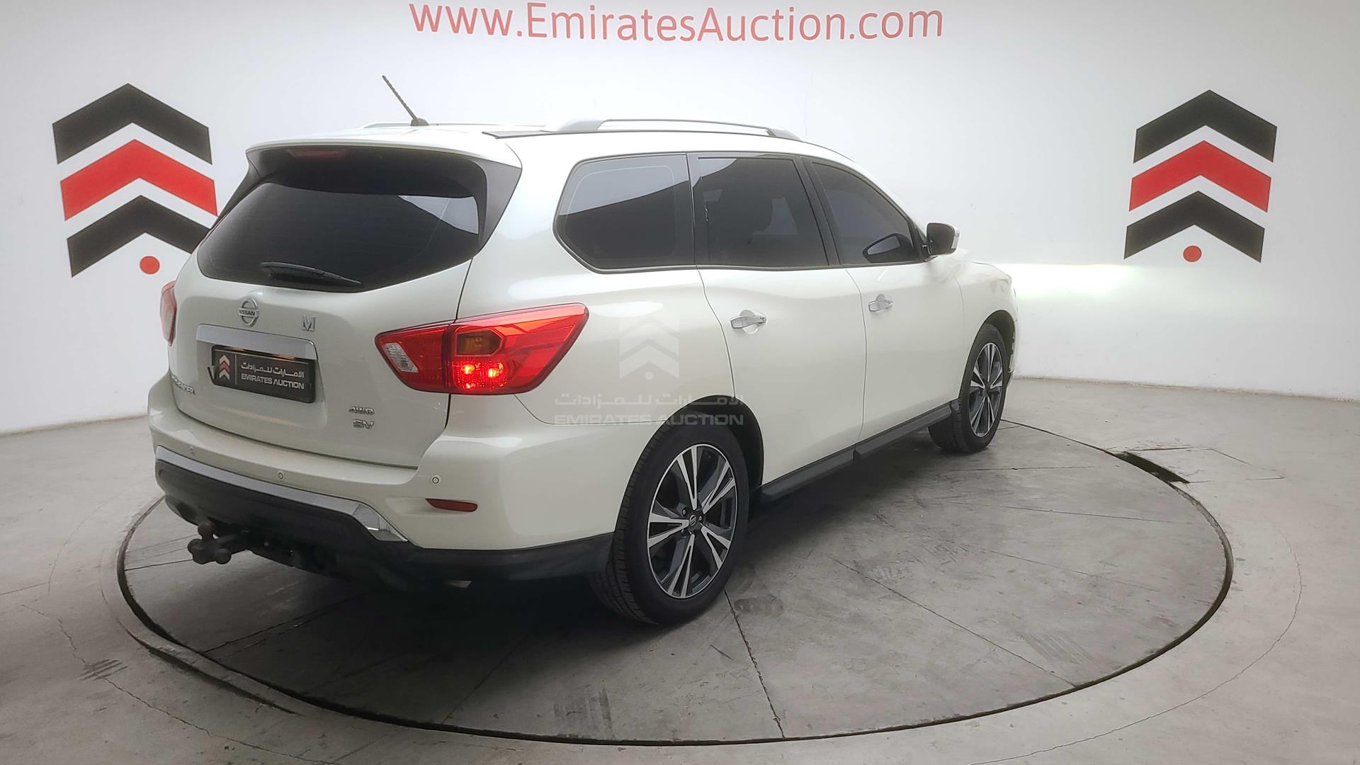 2018 NISSAN PATHFINDER VIN: 5N1DR2M57JC623801