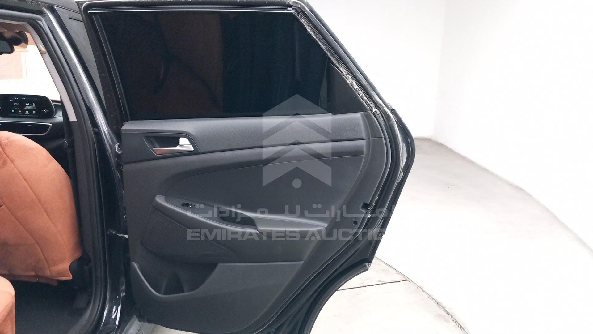 2020 HYUNDAI TUCSON VIN: KM8J33A42LU167175