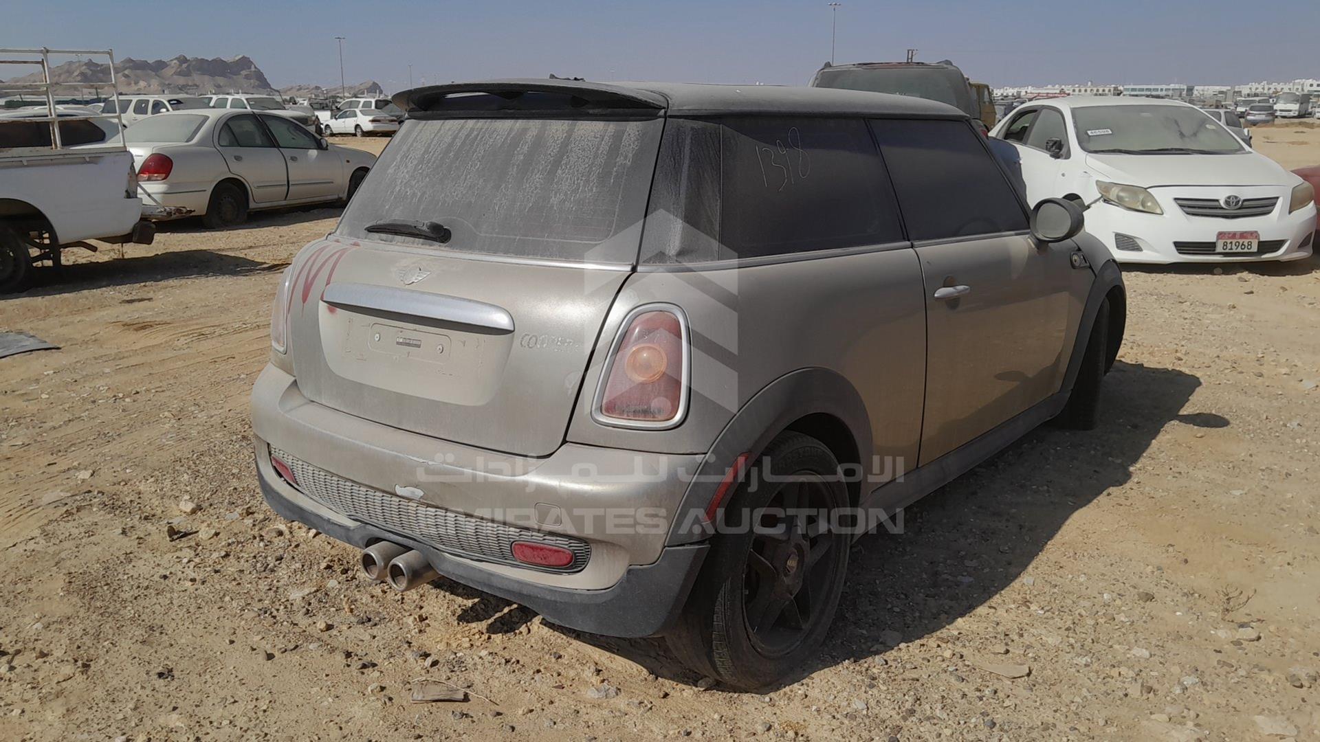 2007 MINI COOPER VIN: WMWMF73577TV31766