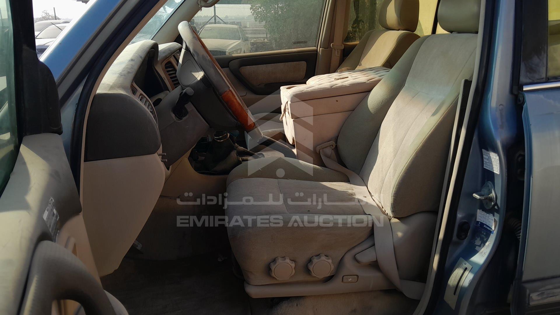 2005 TOYOTA LAND CRUISER VIN: JTEHT05J552074064