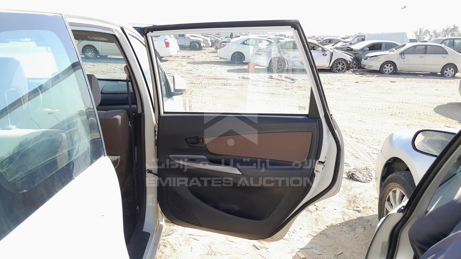 2016 TOYOTA AVANZA VIN: MHKMF53F0GK008407