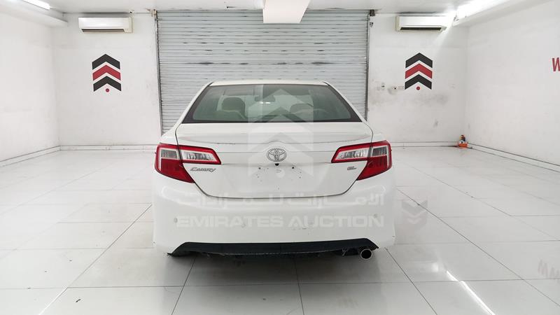 6T1BF9FKXFX534305 Auction: EmiratesAuction Lot: 413777 6T1BF9FKXFX534305 Toyota Camry 2015 WHITE Photo 7