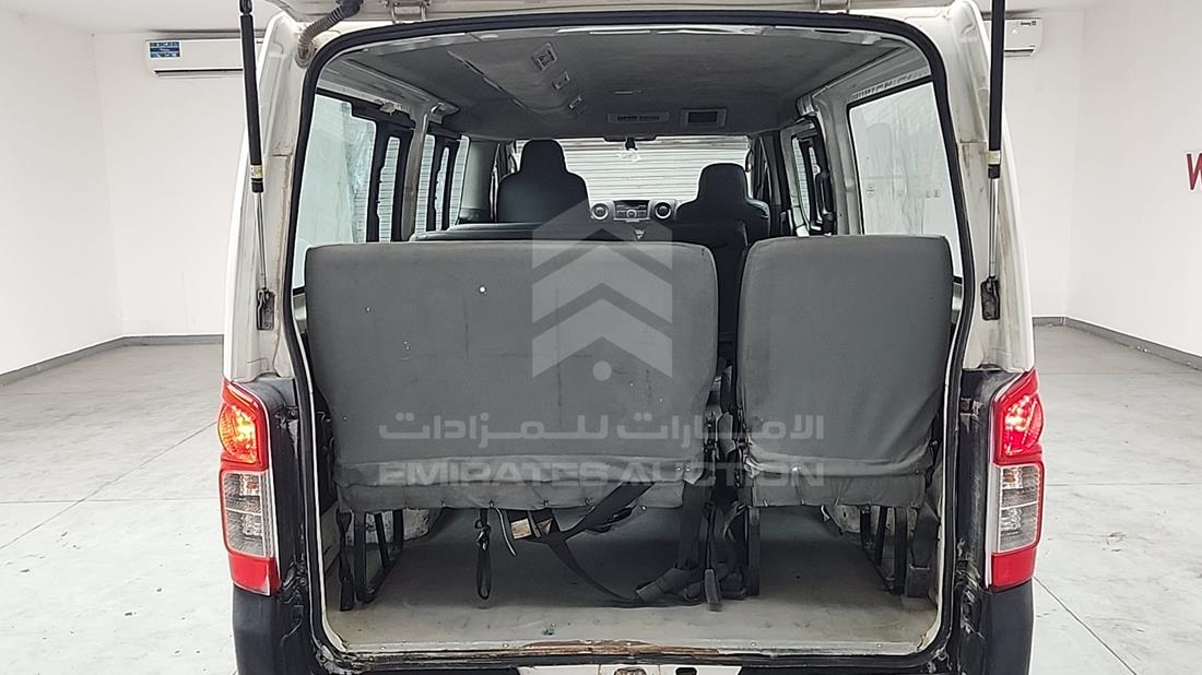 نيسان أورفان 2015 — زاوية صندوق السيارة — صورة 19