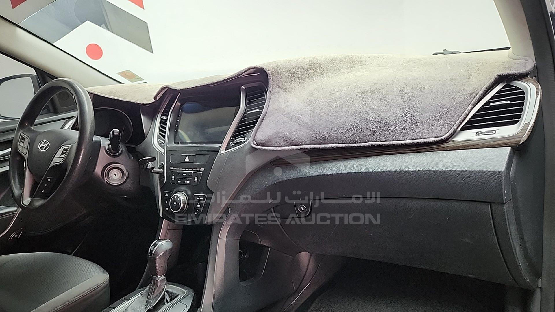 2016 HYUNDAI SANTA FE VIN: KMHST81C2GU488227