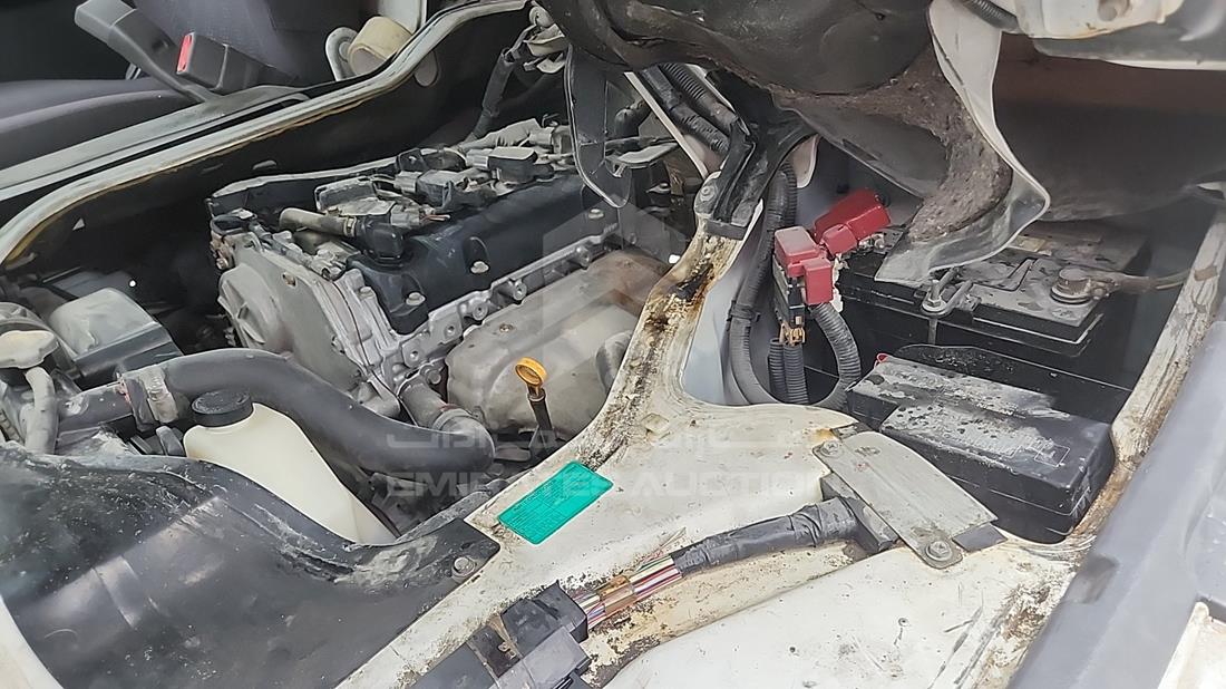 2012 Nissan Urvan — Engine Bay — Photo 23