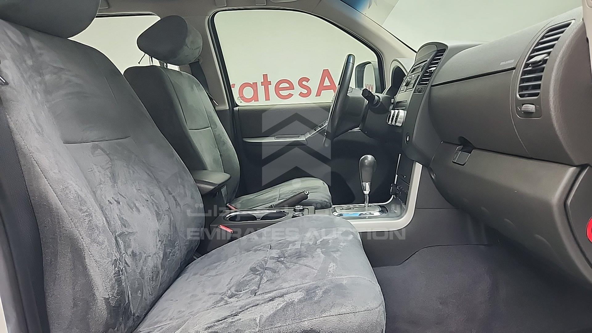 2015 NISSAN PATHFINDER VIN: VSKLR11A2FA568140
