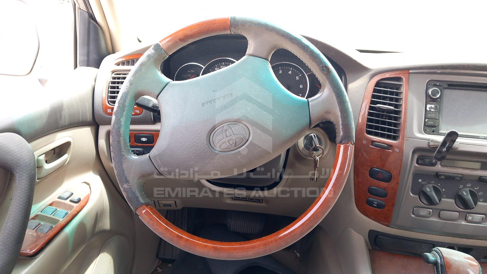2005 TOYOTA LAND CRUISER VIN: JTEHJ09J755117236