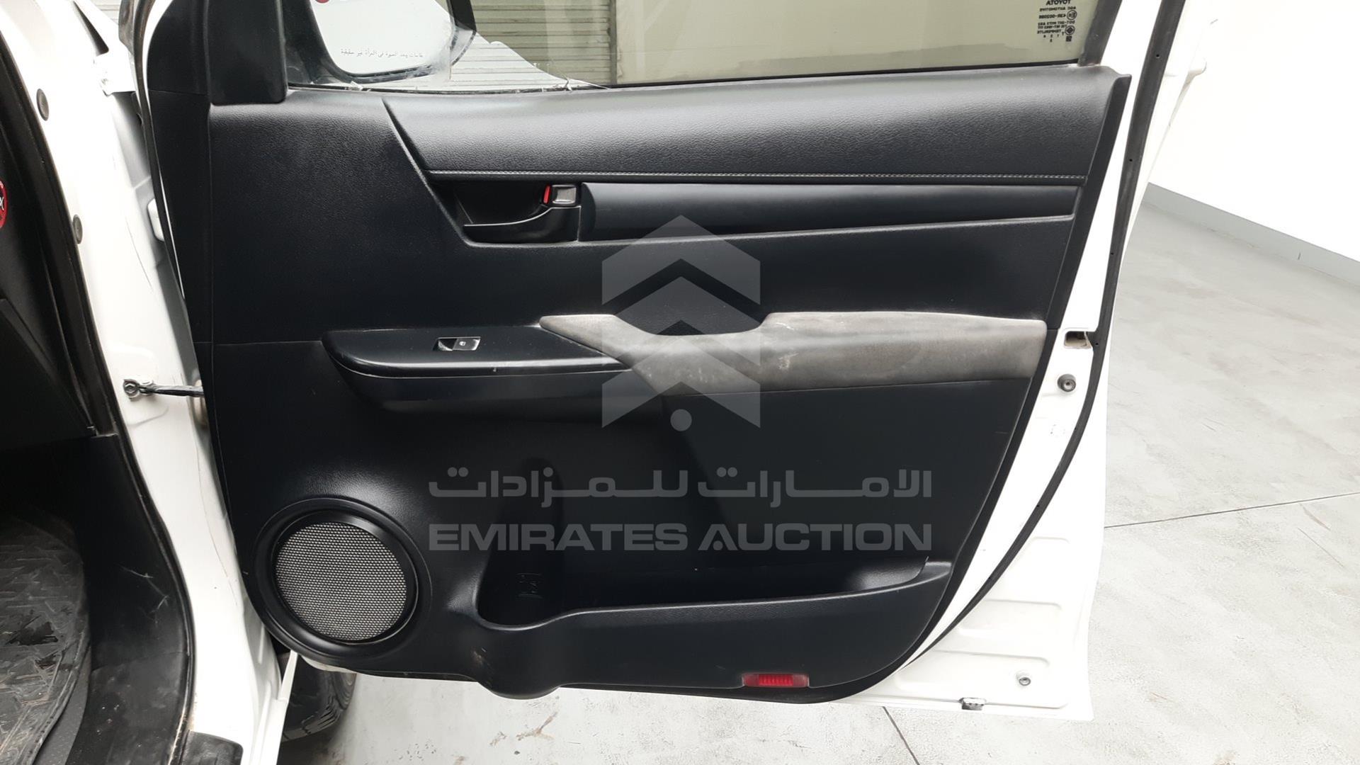 2017 TOYOTA HILUX VIN: MR0DB8CD2H0115737