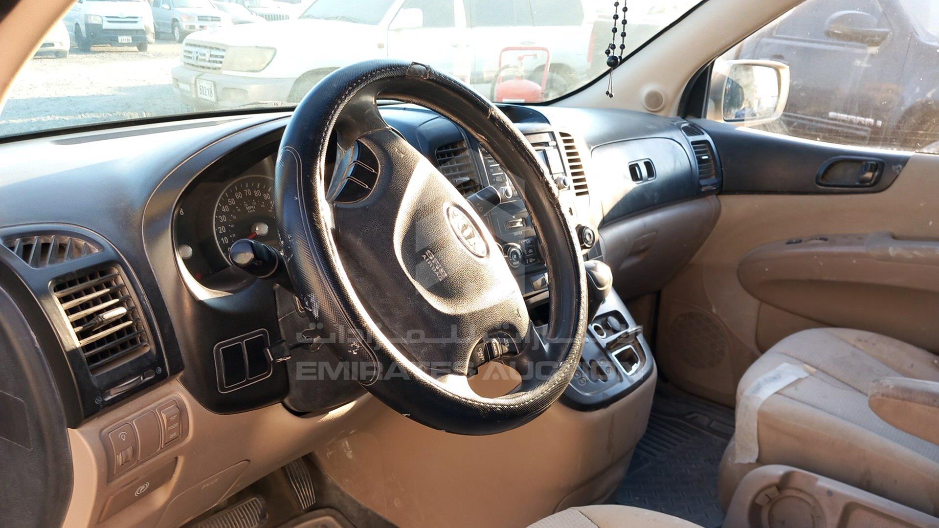 2009 KIA SEDONA VIN: KNDMB133396279378