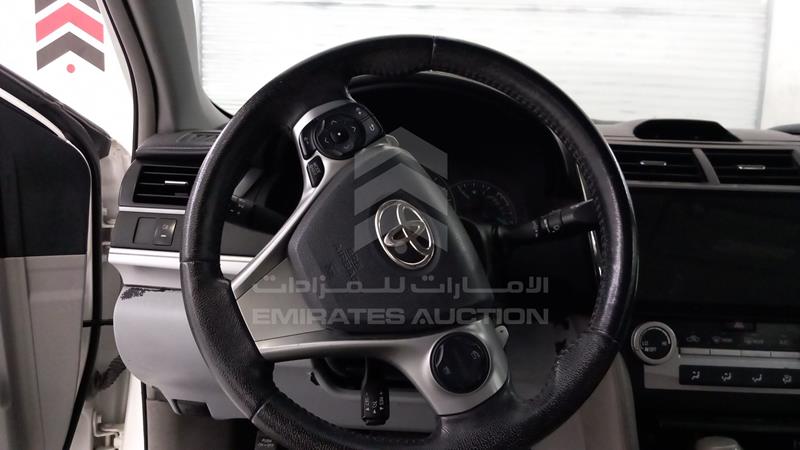 6T1BF9FKXFX534305 Auction: EmiratesAuction Lot: 413777 6T1BF9FKXFX534305 Toyota Camry 2015 WHITE Photo 13