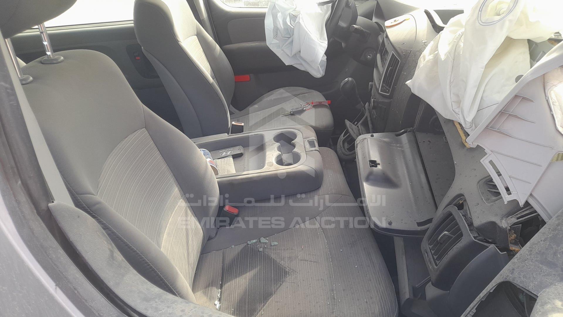 2020 HYUNDAI H1 VIN: KMJWA37R2LU128387