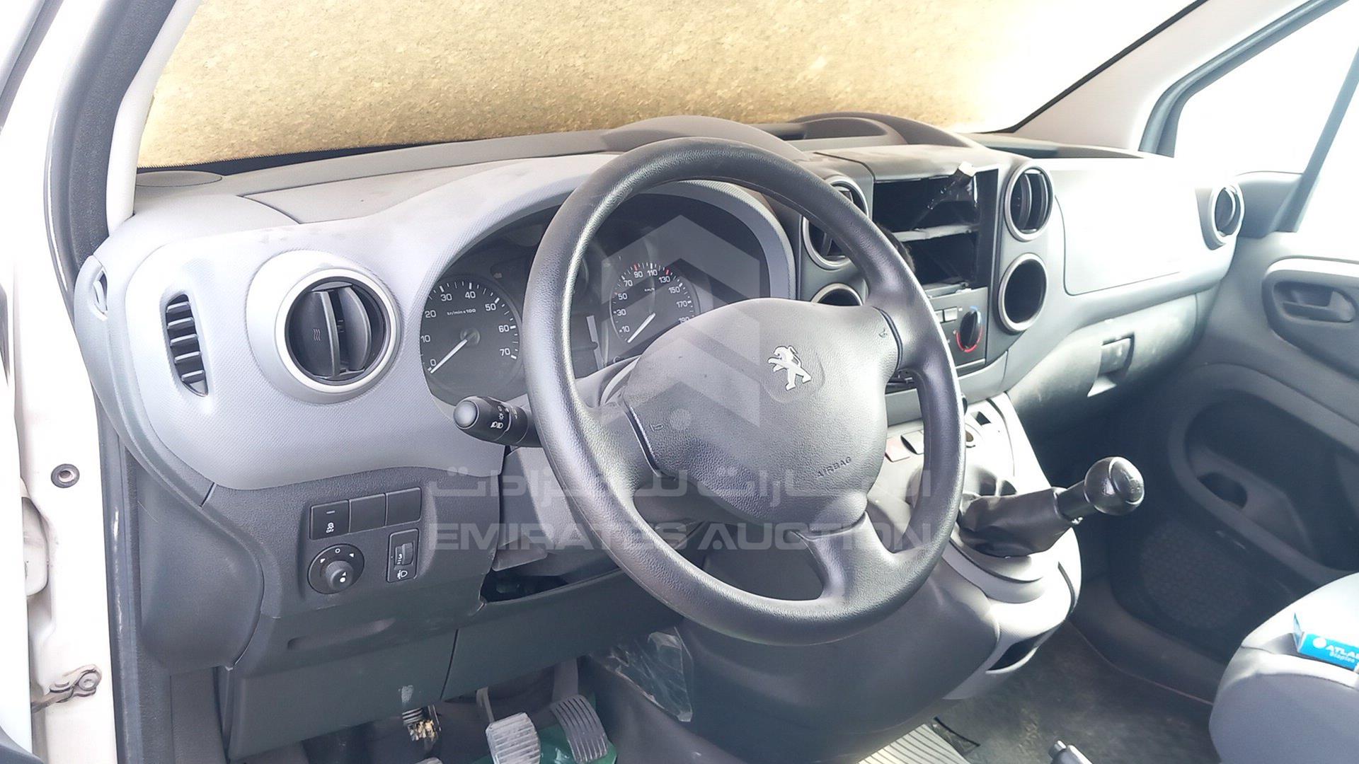 2017 PEUGEOT PARTNER VIN: VF37ENFU8HJ509062