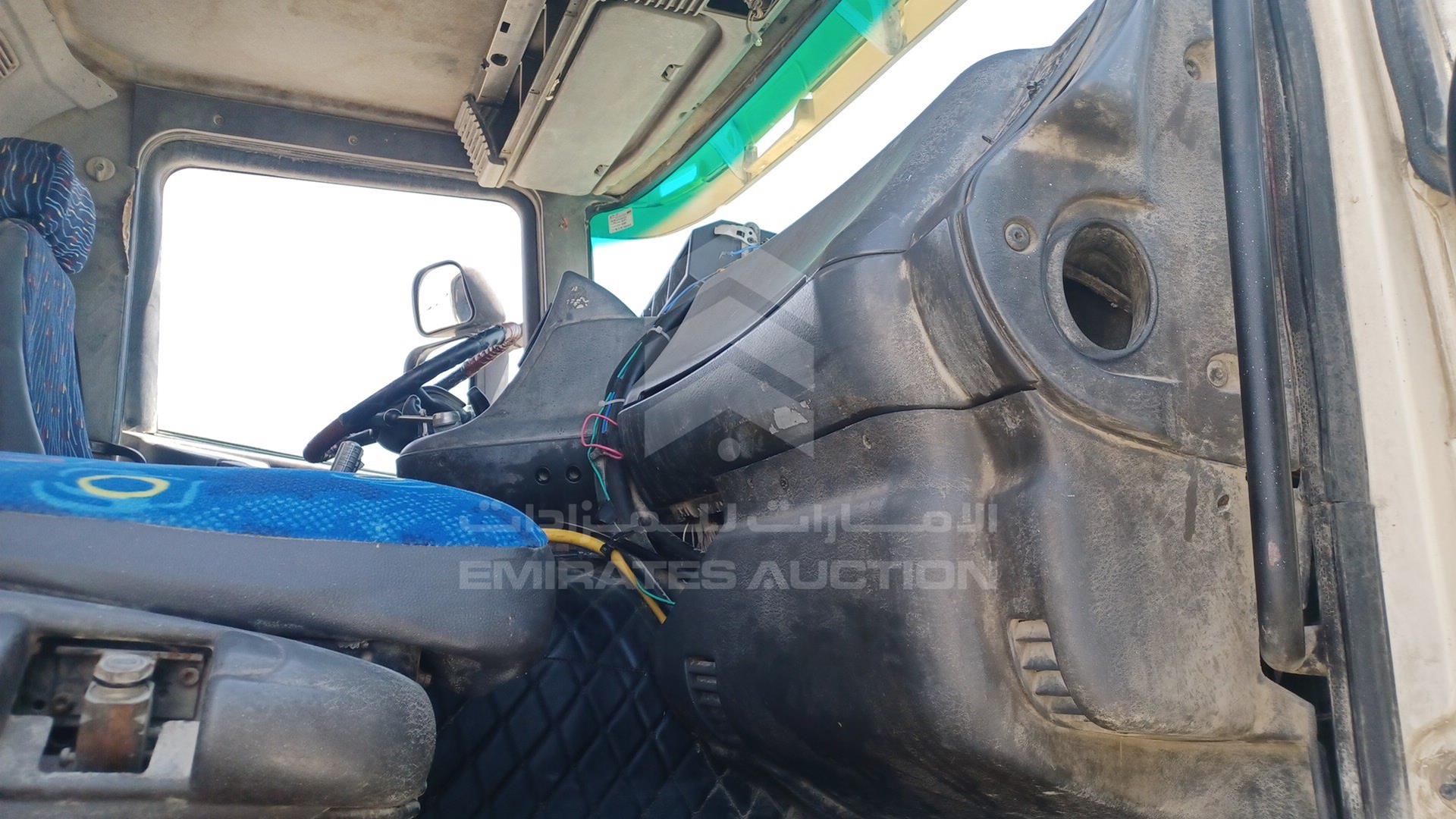 1997 SCANIA --- VIN: YS2P8X40001228733