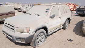 2001 Nissan Pathfinder — Front Left Angle — Photo 5 — Thumbnail