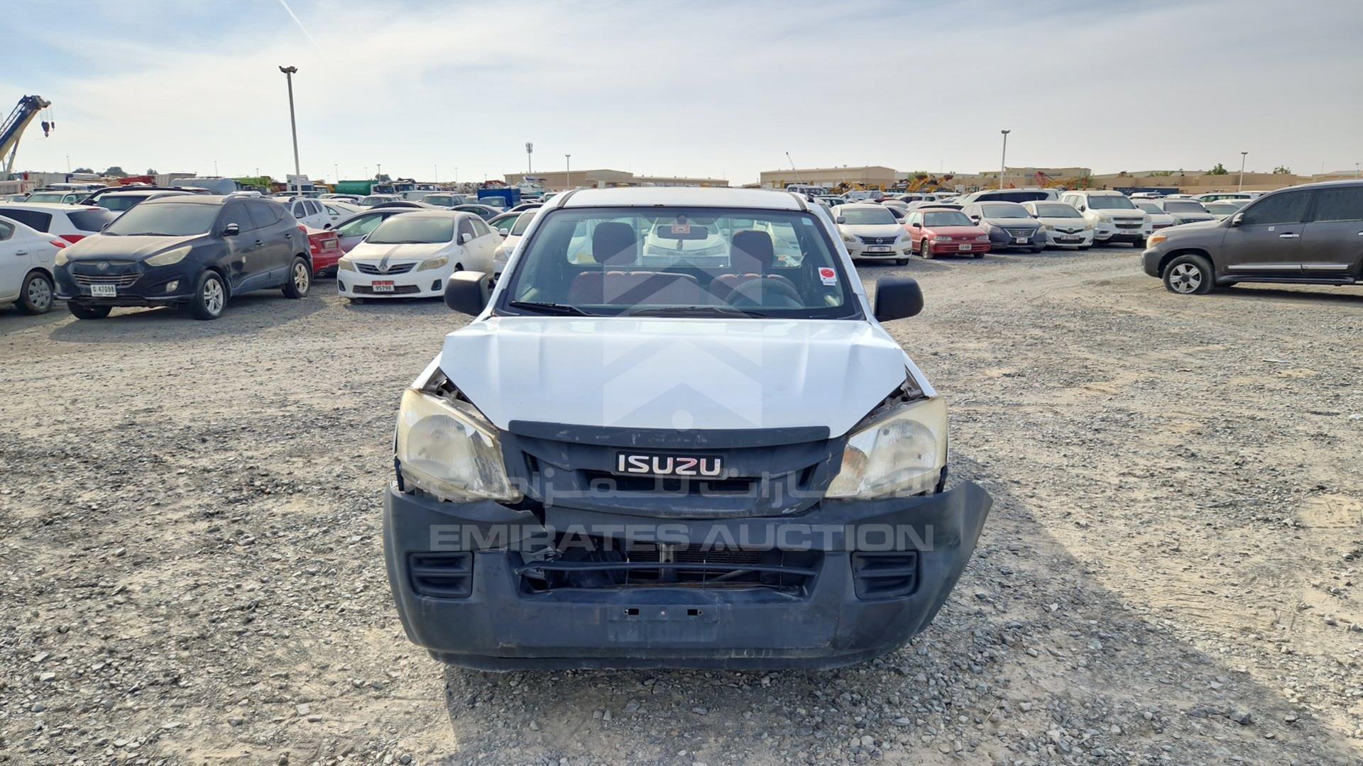 2015 ISUZU D-MAX VIN: MPAEL34C1FT003913
