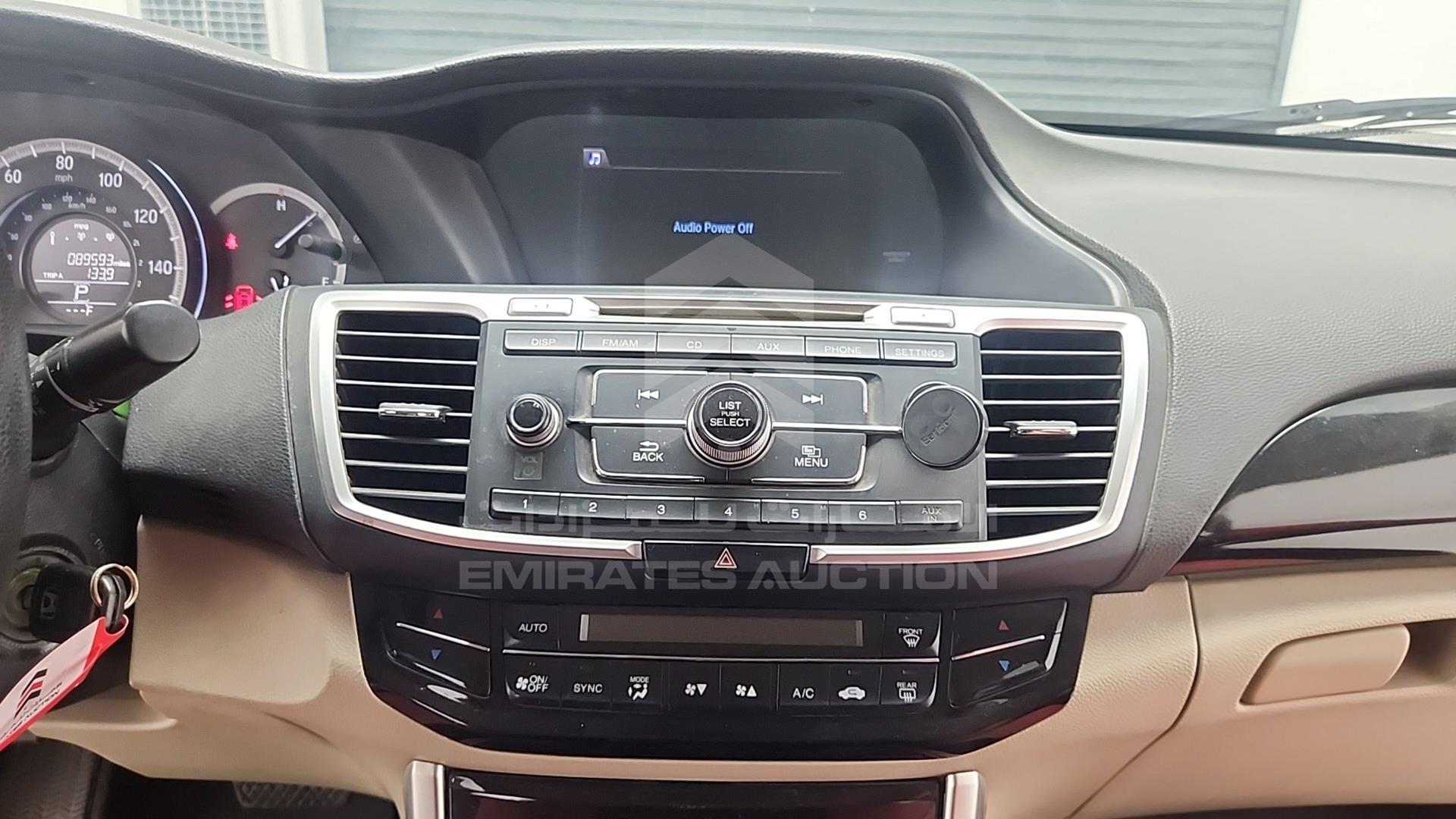 2017 HONDA ACCORD VIN: 1HGCR2F39HA102131