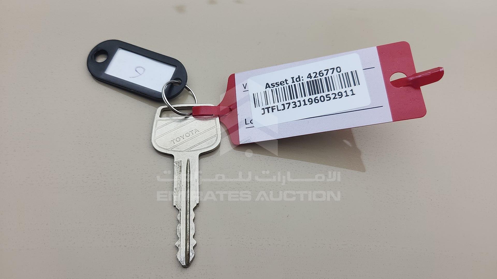 2009 TOYOTA LAND CRUISER VIN: JTFLJ73J196052911