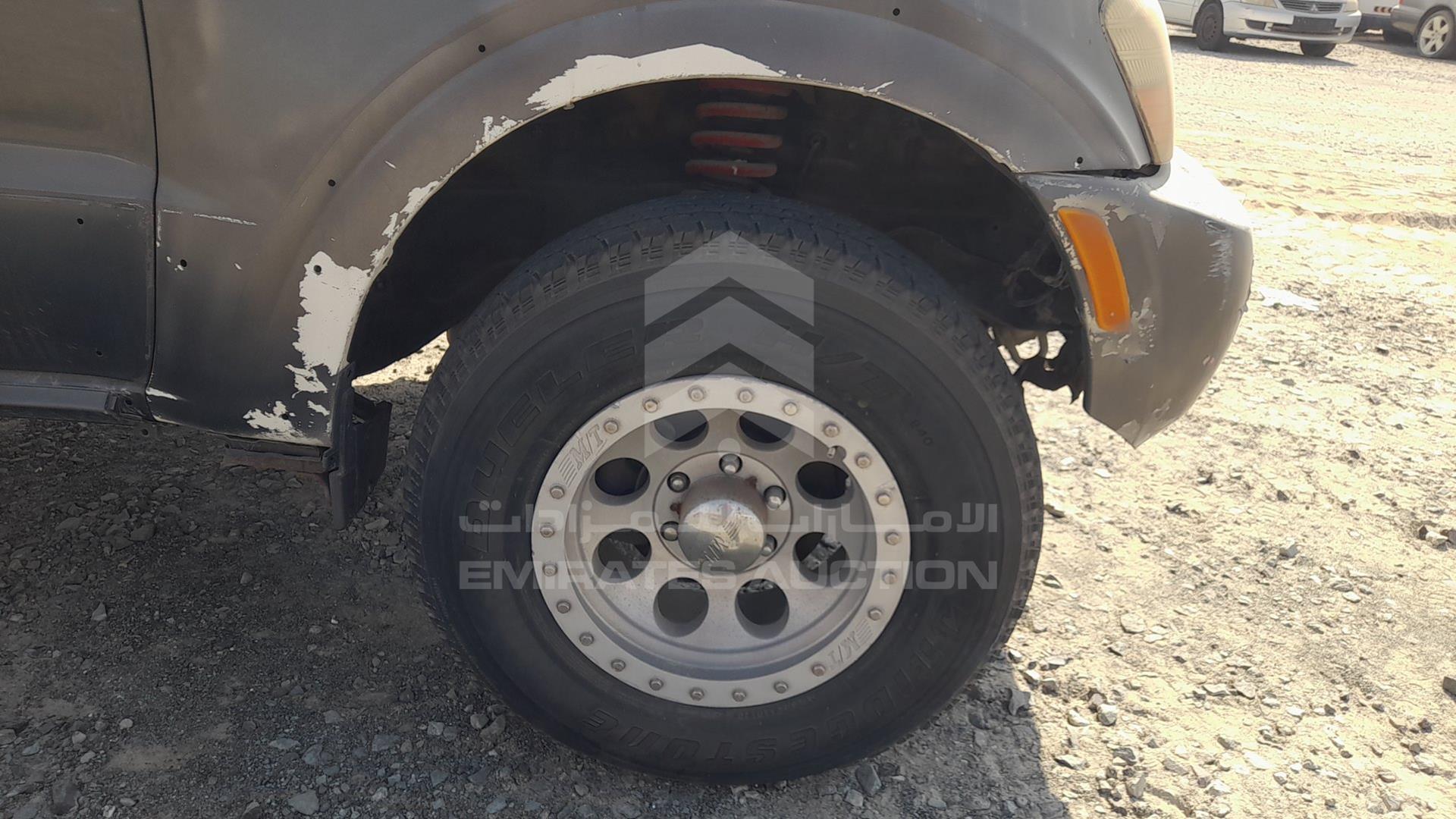 2005 MITSUBISHI PAJERO VIN: JMYMYV67W5J705237