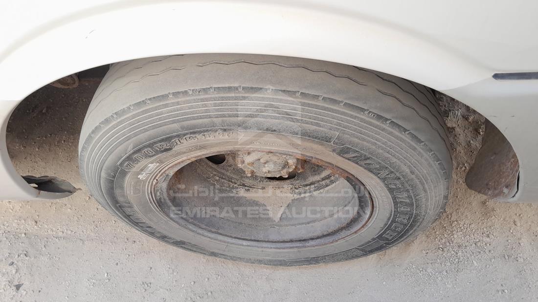 2006 Mitsubishi Rosa — Rear Left Tyre — Photo 30