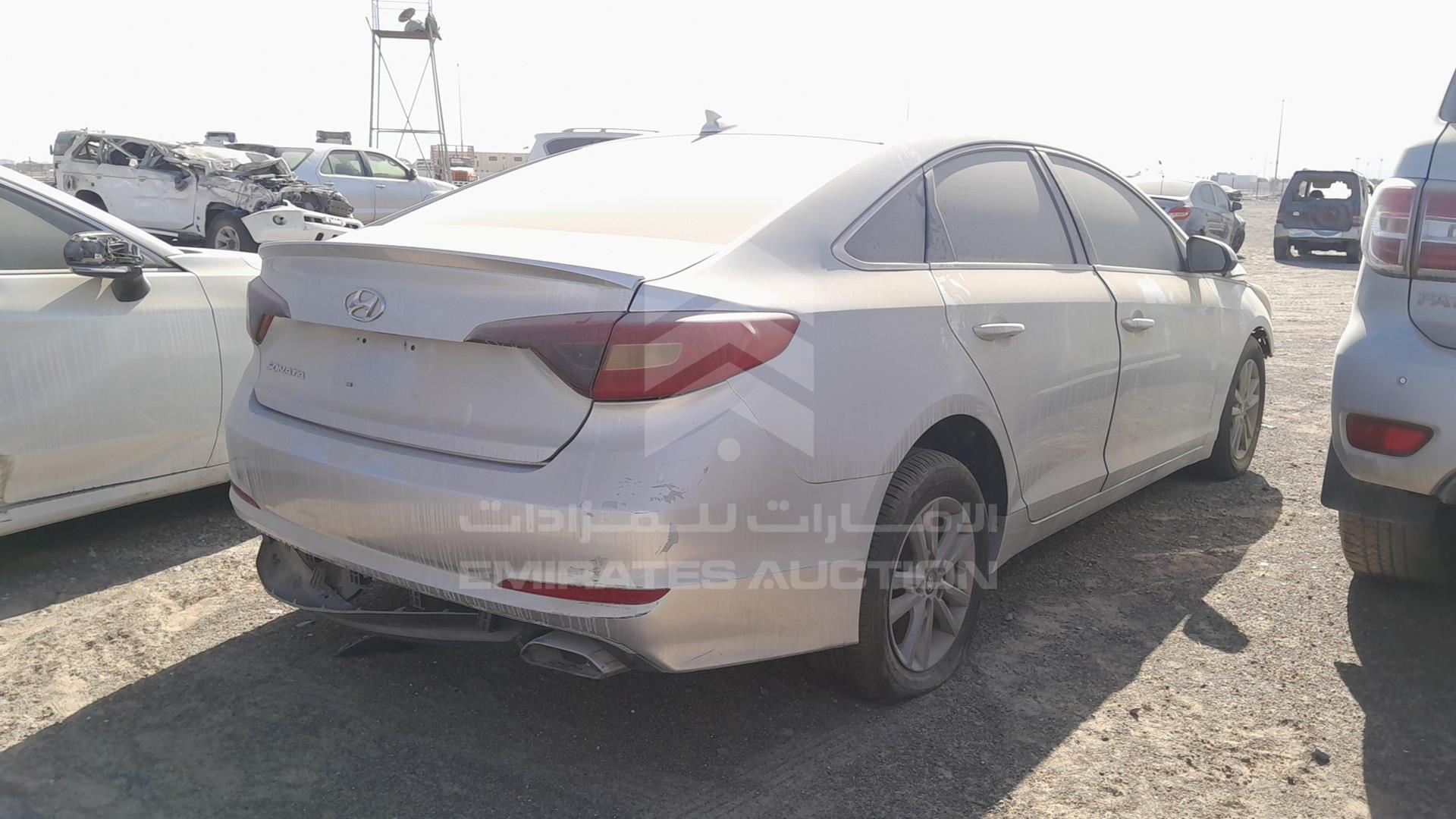 2015 HYUNDAI SONATA VIN: 5NPE24AF2FH001897