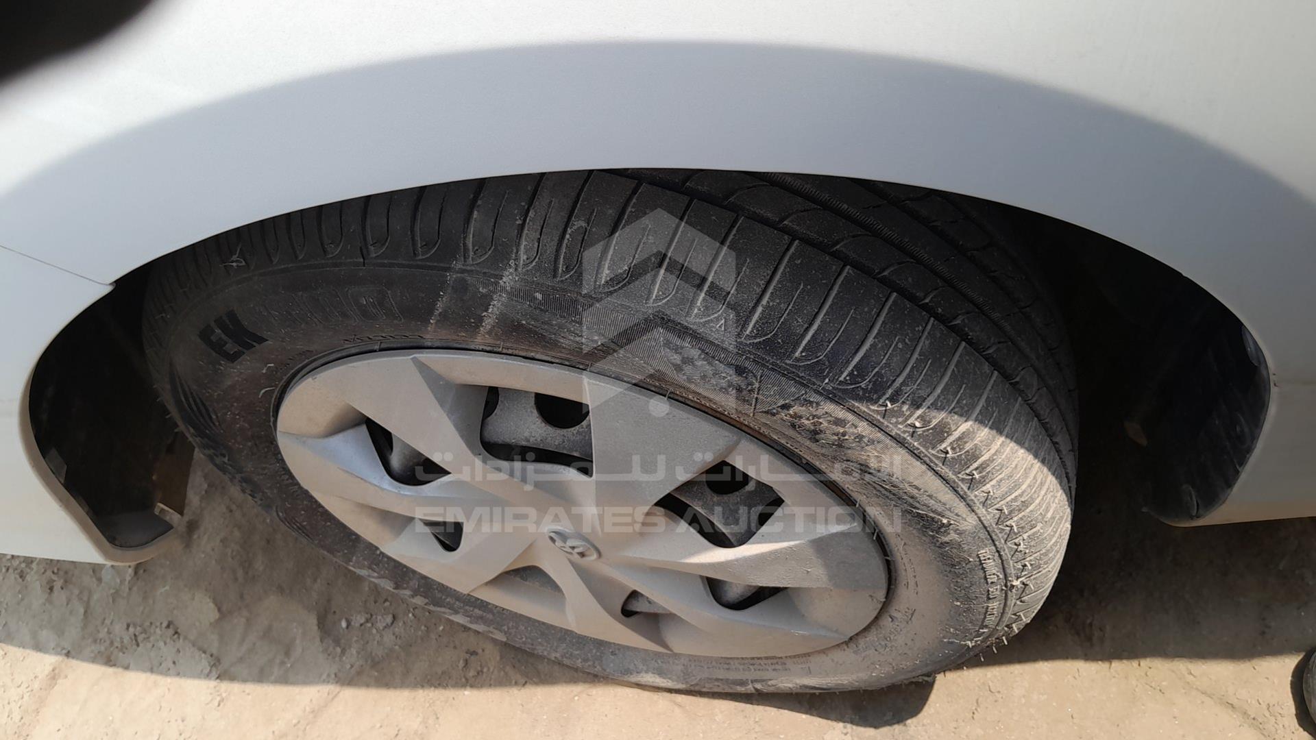 2019 TOYOTA YARIS VIN: MHFB29F39K2080015