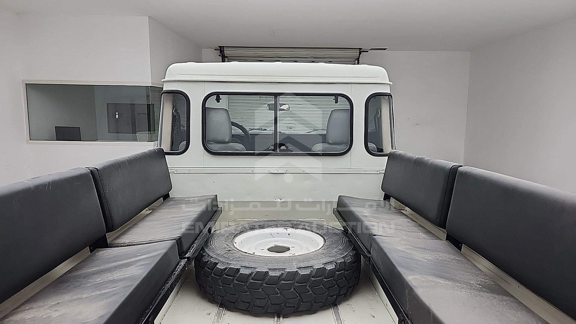 1999 LAND ROVER DEFENDER VIN: SALLDHAD8XA162422
