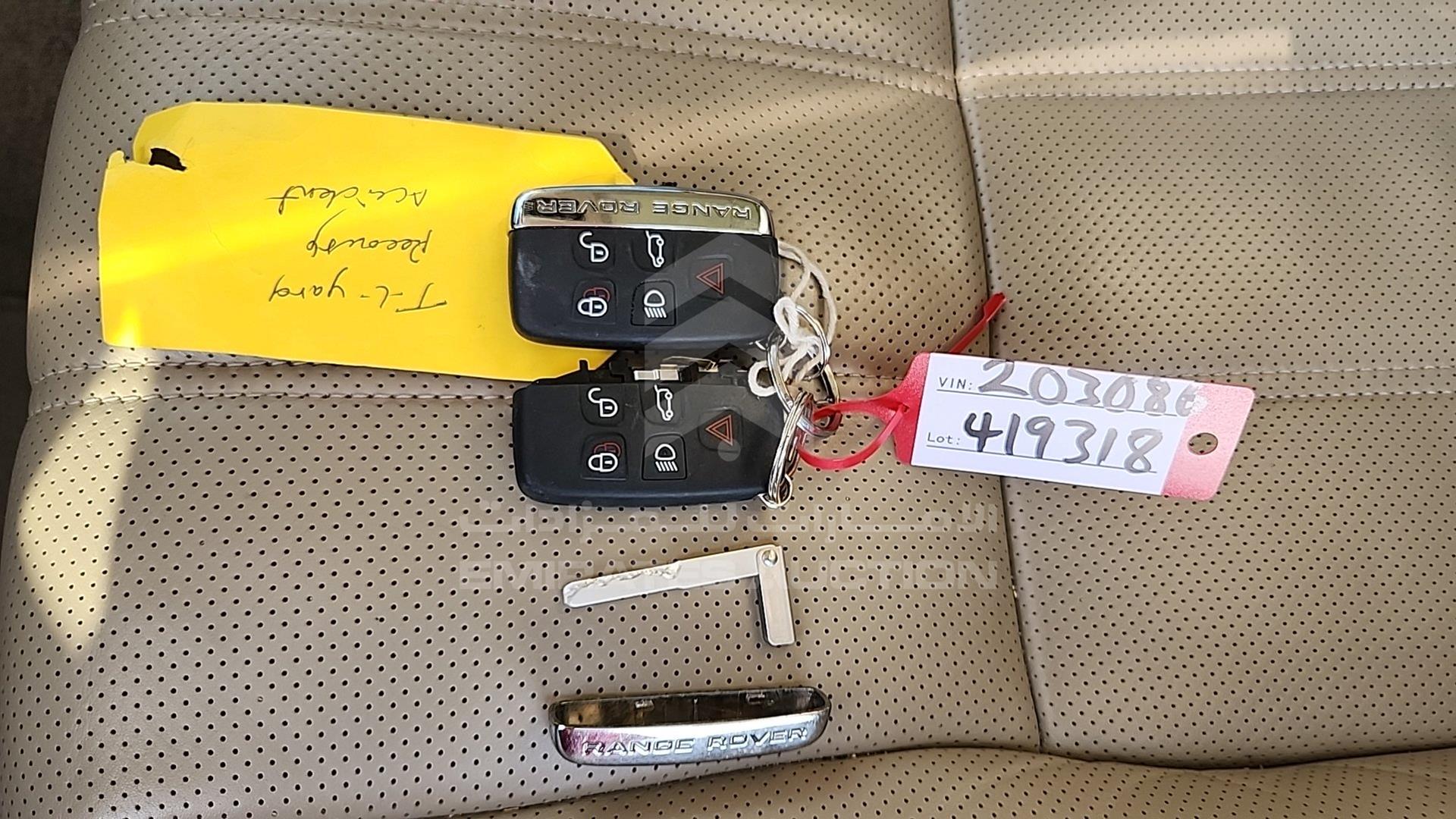 2015 RANGE ROVER VOGUE VIN: SALGA2EF8FA203086