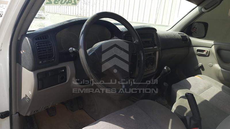 VIN: JTGHJ01J473010873 Auction: EmiratesAuction Lot: 342856 JTGHJ01J473010873 Toyota Land Cruiser 2007 WHITE Photo 11