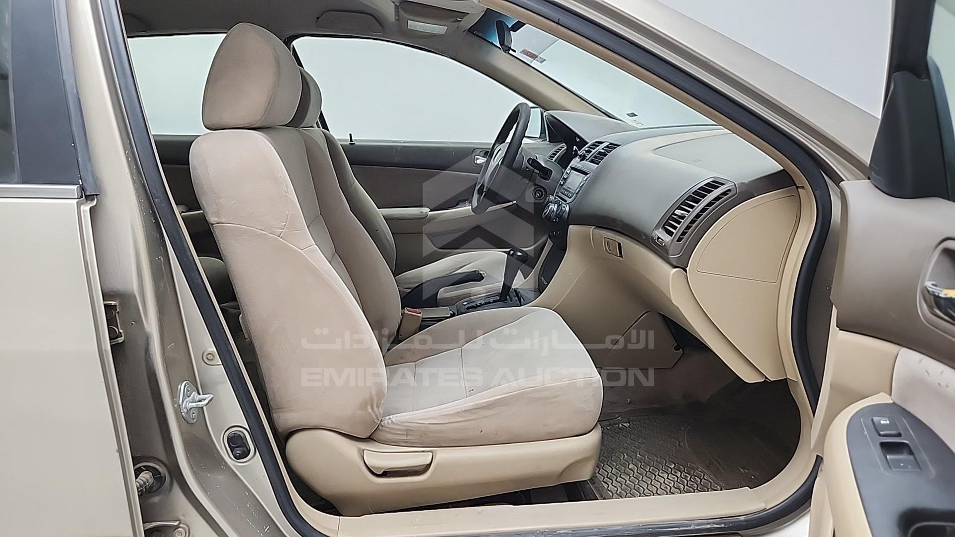 2003 HONDA ACCORD VIN: JHMCM56593C404028