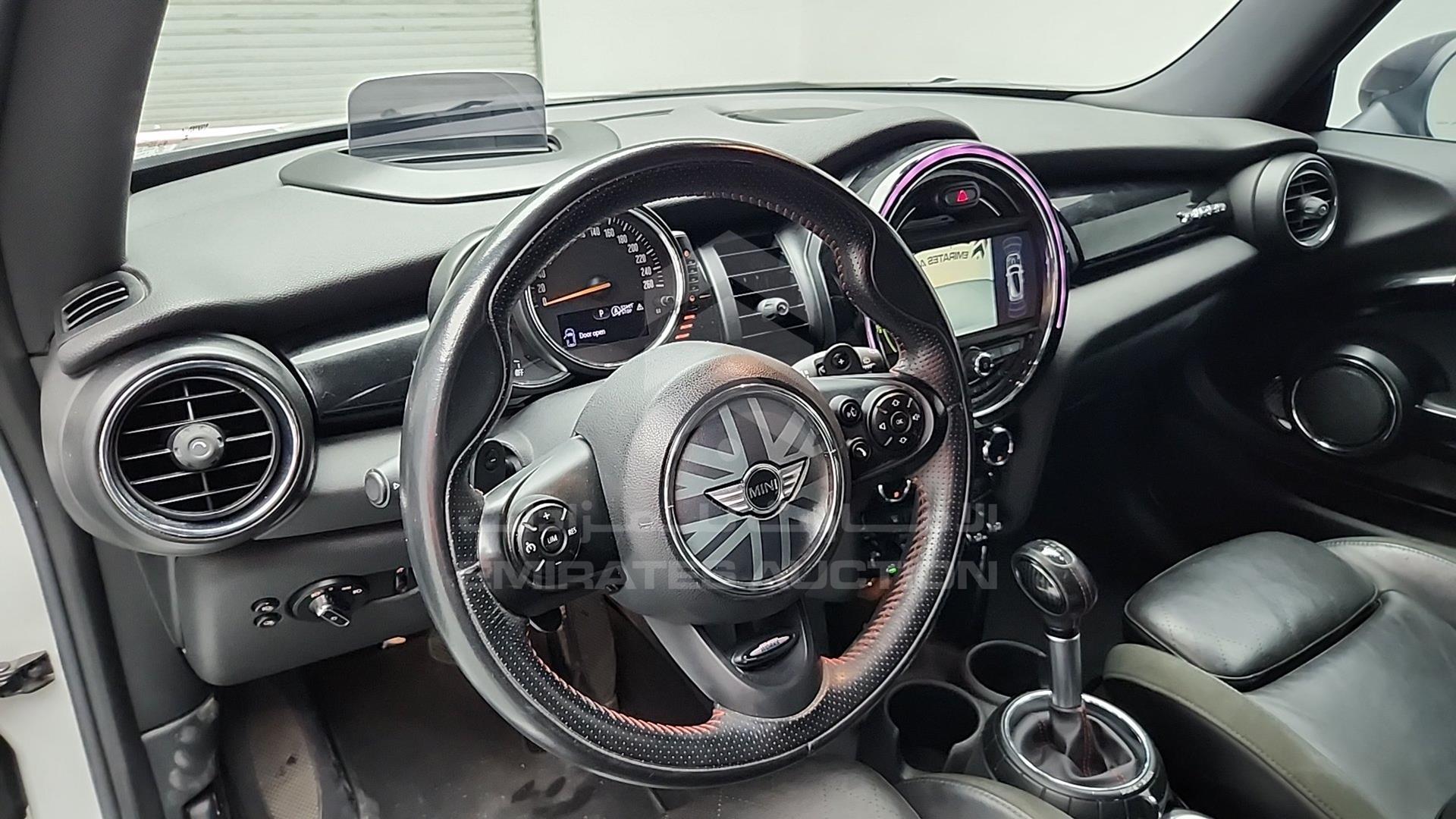 2016 MINI COOPER VIN: WMWXM7107G2A84830