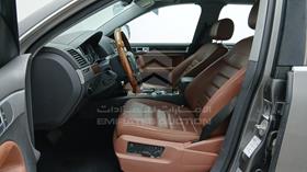 2008 Volkswagen Touareg — Front Left Driver Seat View — Photo 5 — Thumbnail