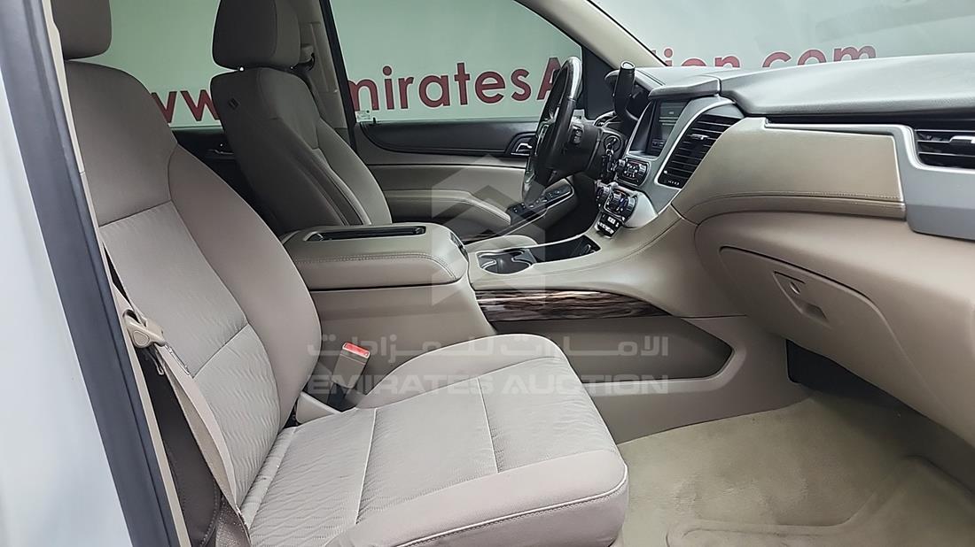 2015 GMC Yukon — Front Right Passenger Seat View — Photo 27