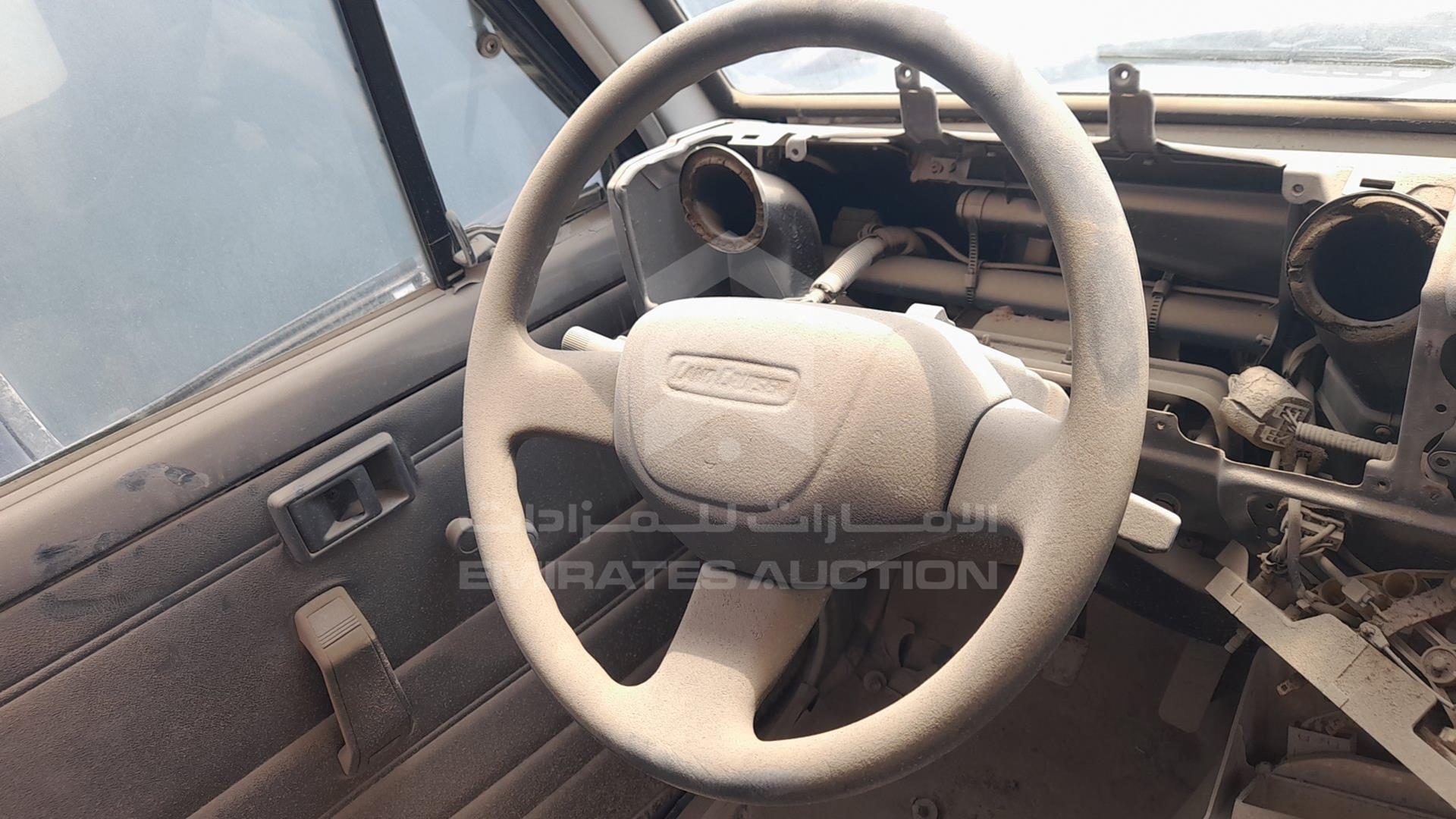 2005 TOYOTA LAND CRUISER VIN: JTFLB71J758007101
