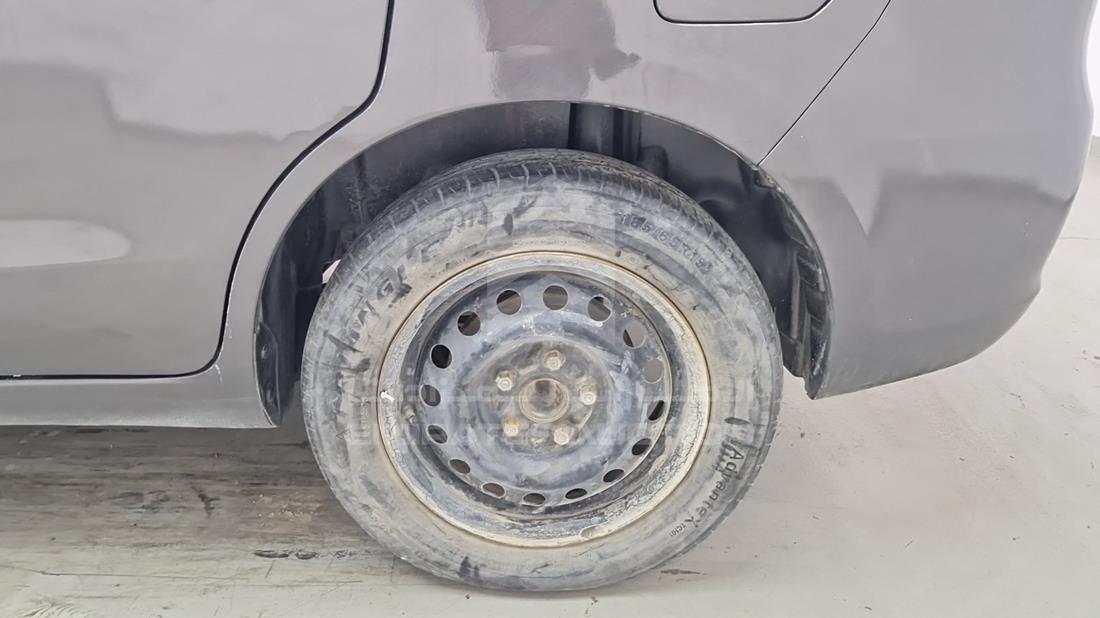 2015 Suzuki Ertiga — Rear Left Tyre — Photo 41