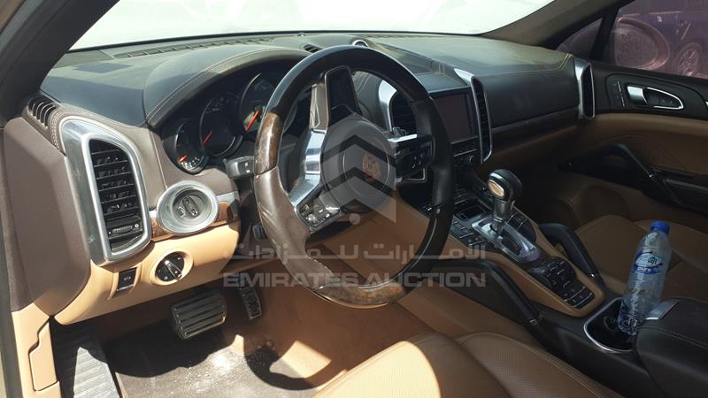 WP1ZZZ92ZFLA58456 Auction: EmiratesAuction Lot: 409142 WP1ZZZ92ZFLA58456 Porsche Cayenne S 2015 GOLD Photo 12