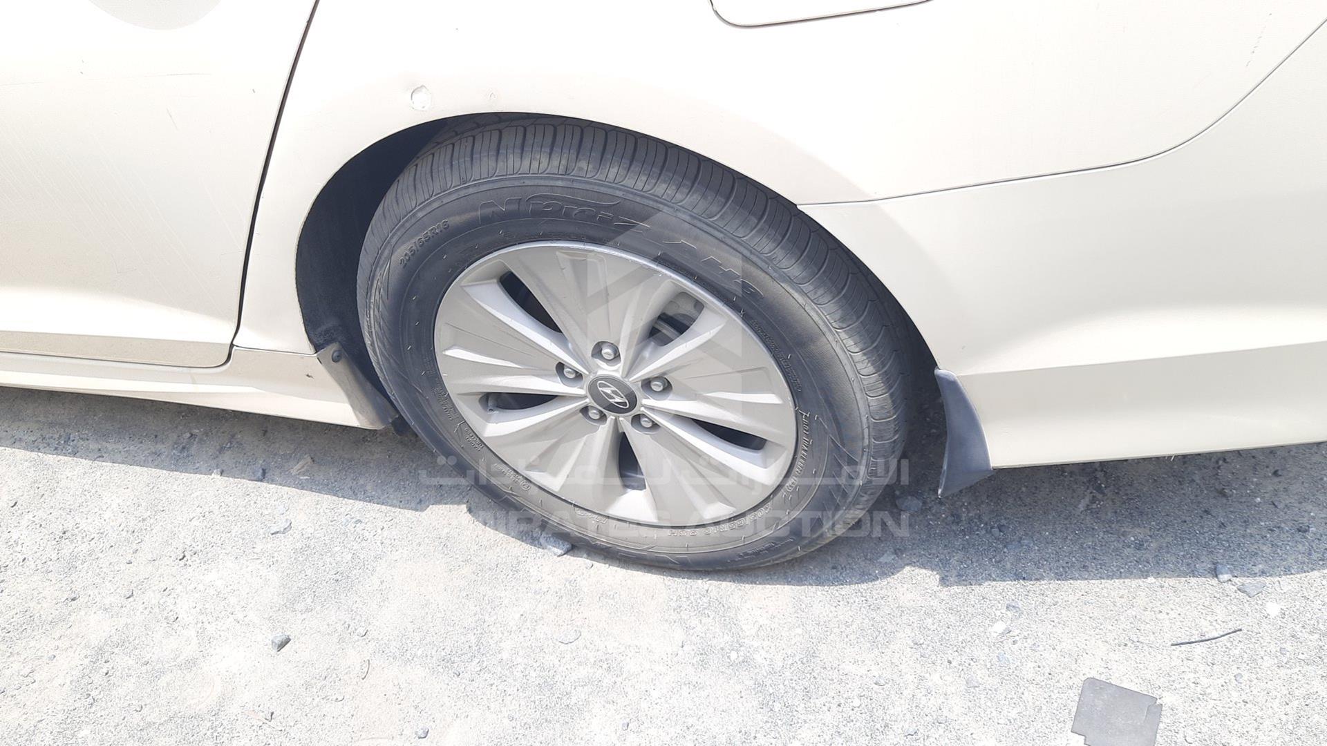 2019 HYUNDAI SONATA VIN: KMHE24138KA092953