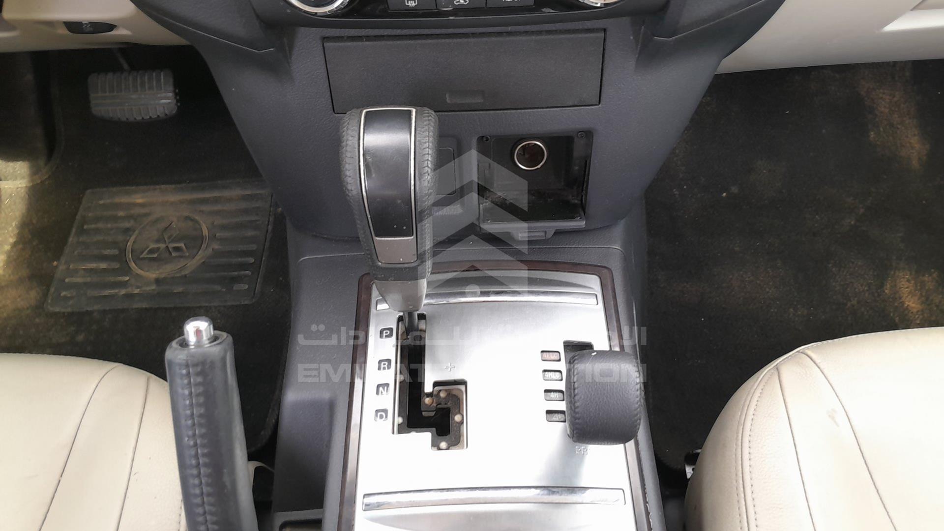 2015 MITSUBISHI PAJERO VIN: JMYLYV95WFJ713366