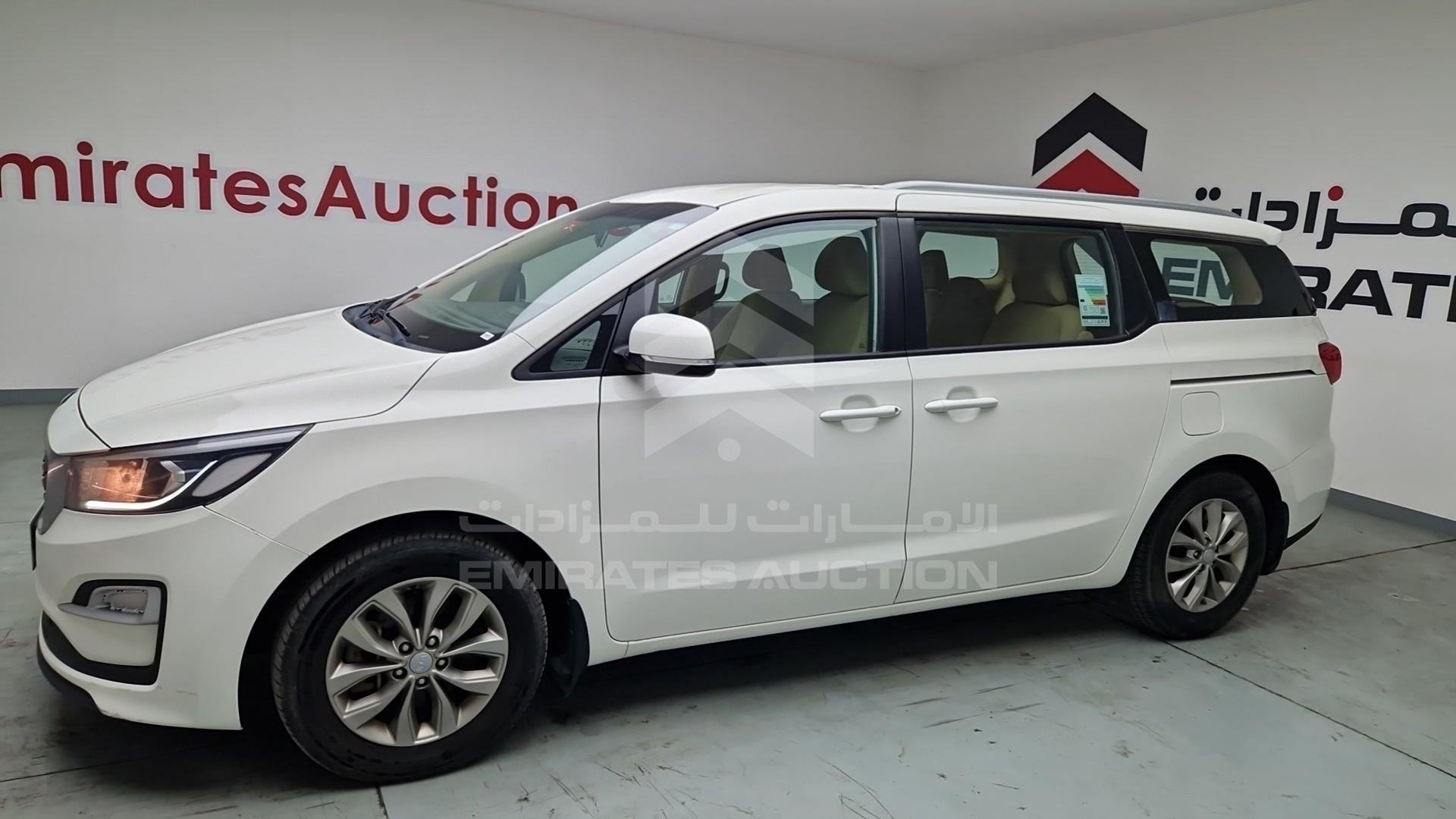 2019 KIA CARNIVAL VIN: KNAMB8121K6545261