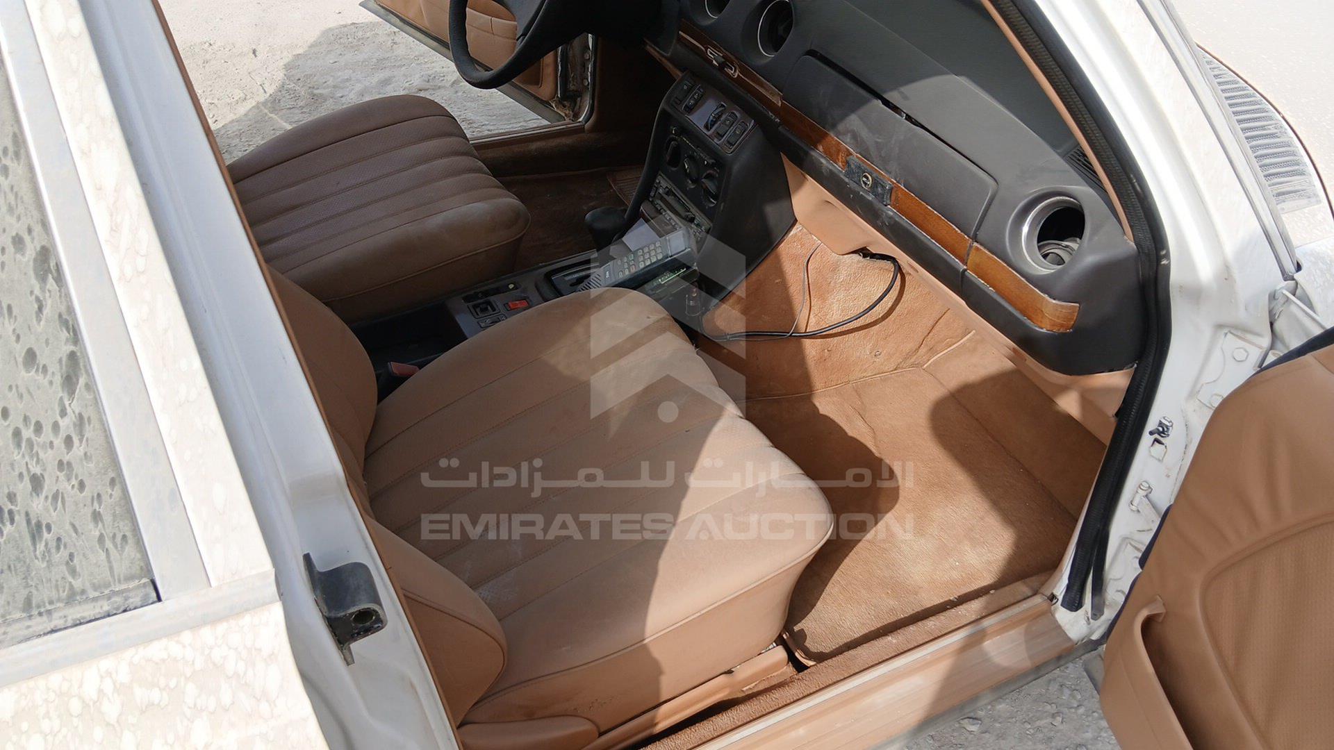 1983 MERCEDES 240D VIN: WDBAB23A6DB408137