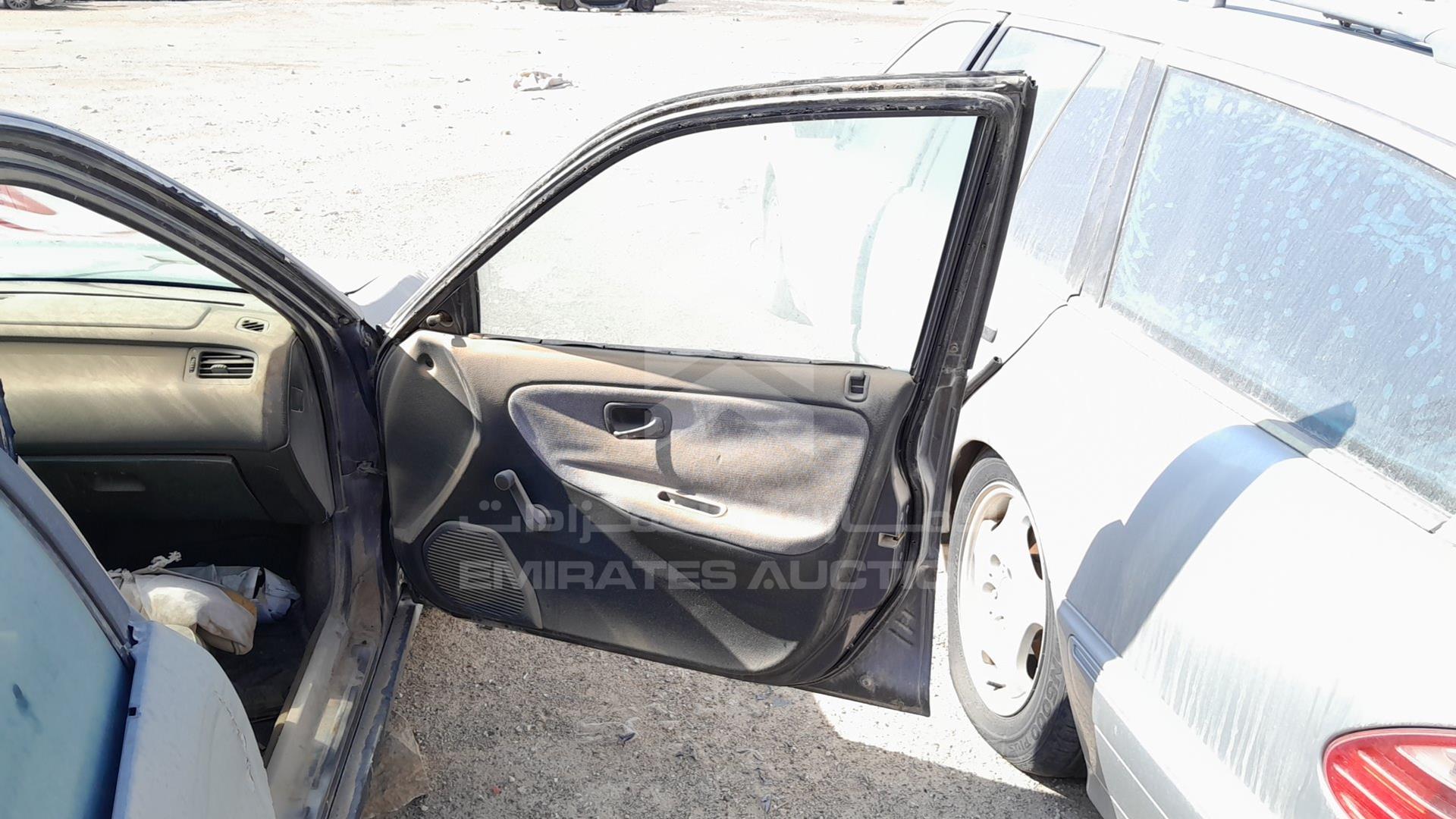 0 HONDA CIVIC VIN: 1HGEG8644SL023357