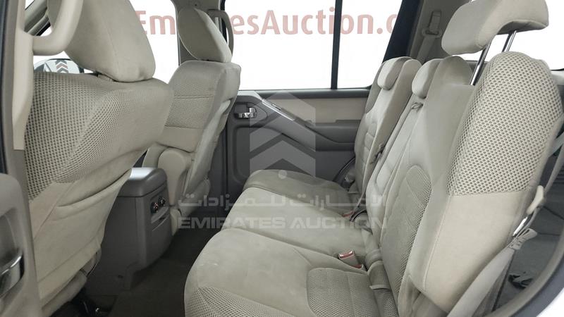 5N1AR1N8XBC629793 Auction: EmiratesAuction Lot: 405707 5N1AR1N8XBC629793 Nissan Pathfinder 2011 WHITE Photo 19