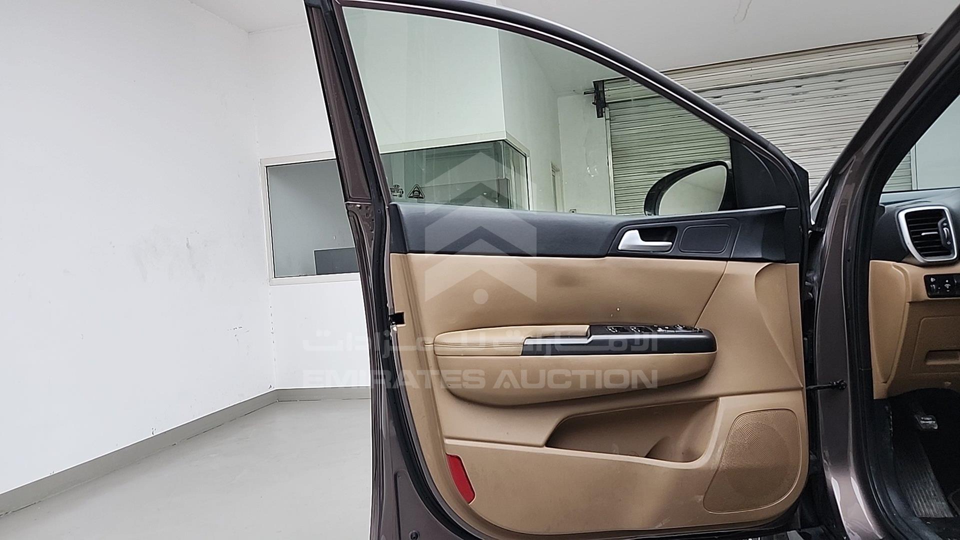 2020 KIA SPORTAGE VIN: U5YPH8141LL777526