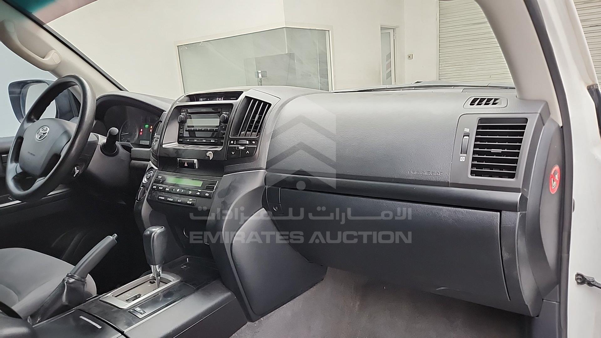 2015 TOYOTA LAND CRUISER VIN: JTMHU09JXF5098016