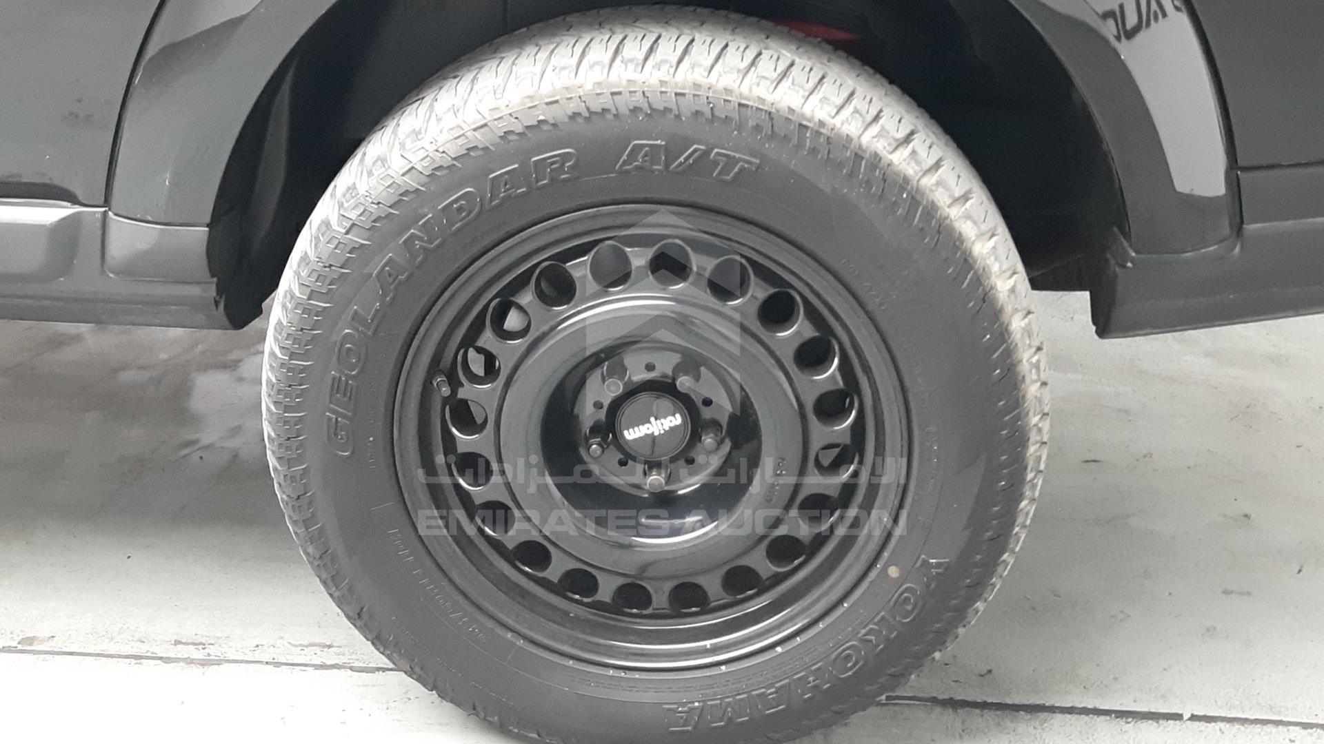 2015 LAND ROVER LR4 VIN: SALLAAAV6FA775622
